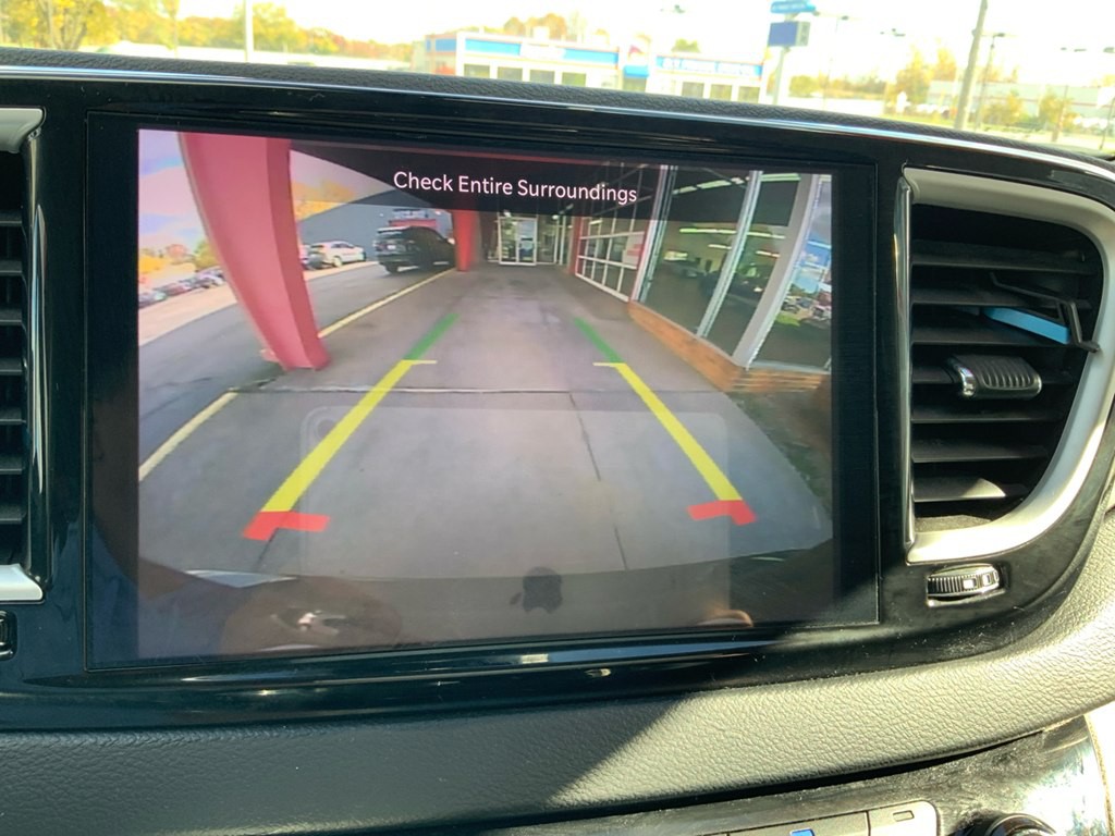 2017 Chrysler Pacifica Image 5