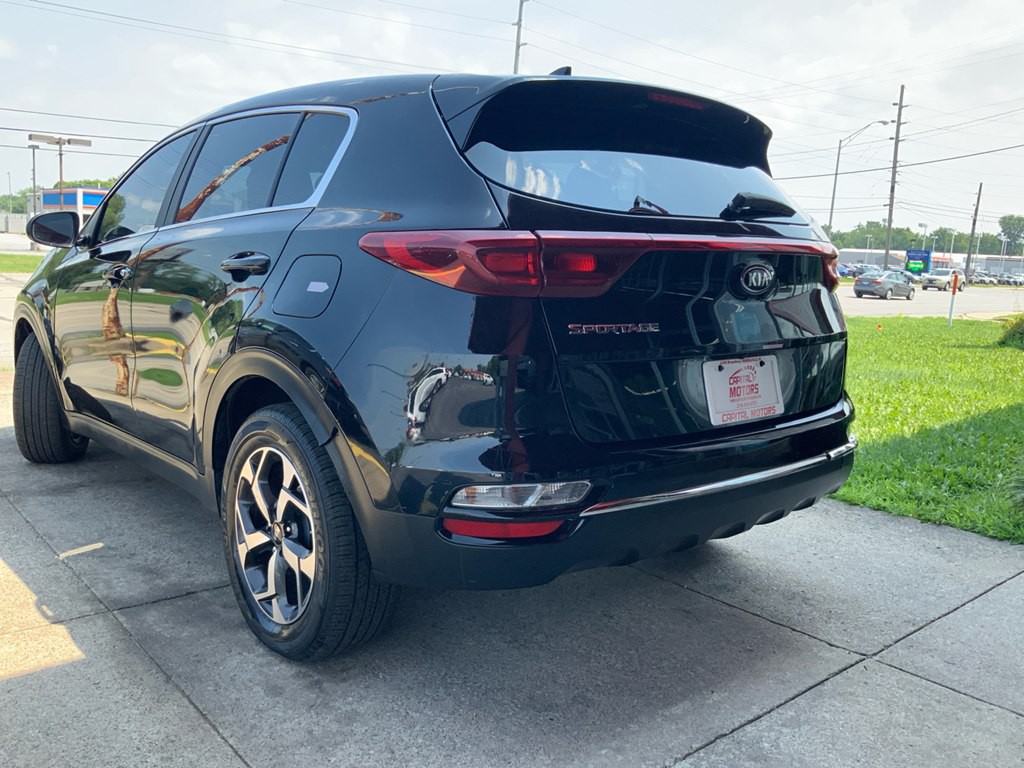 2022 Kia Sportage Image 2