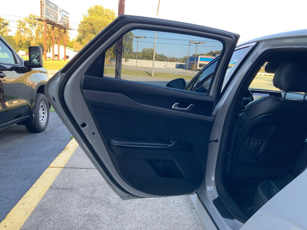 2023 Kia K5 Image 15