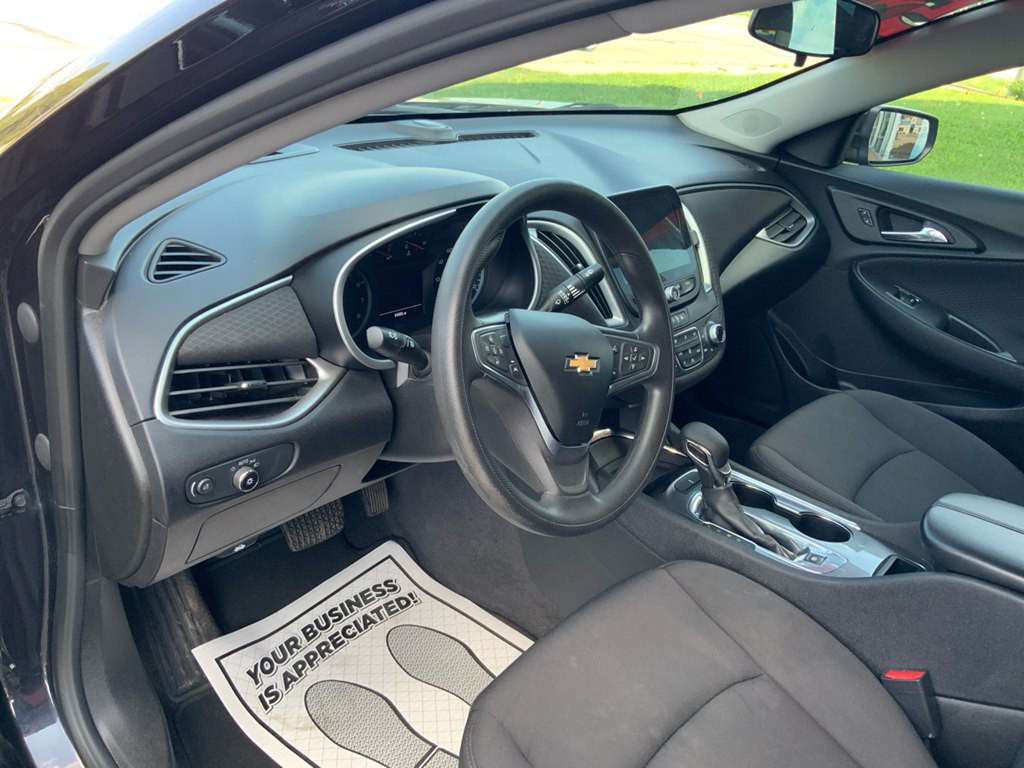 2023 Chevrolet Malibu Image 8