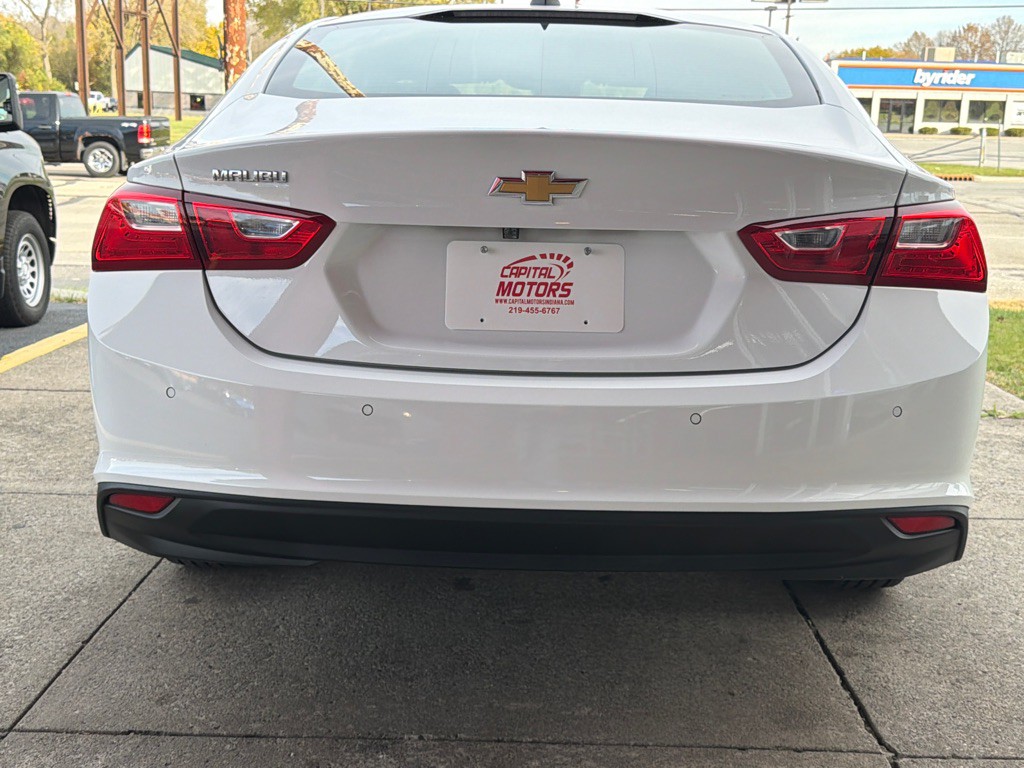 2025 Chevrolet Malibu Image 3