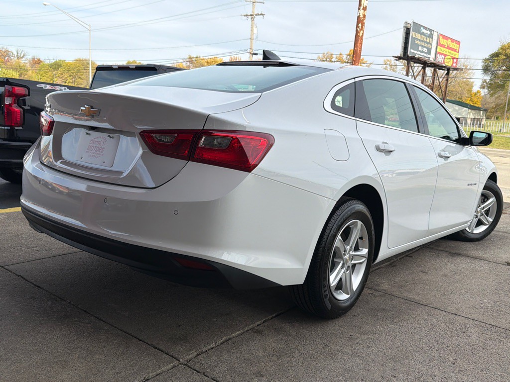 2025 Chevrolet Malibu Image 4