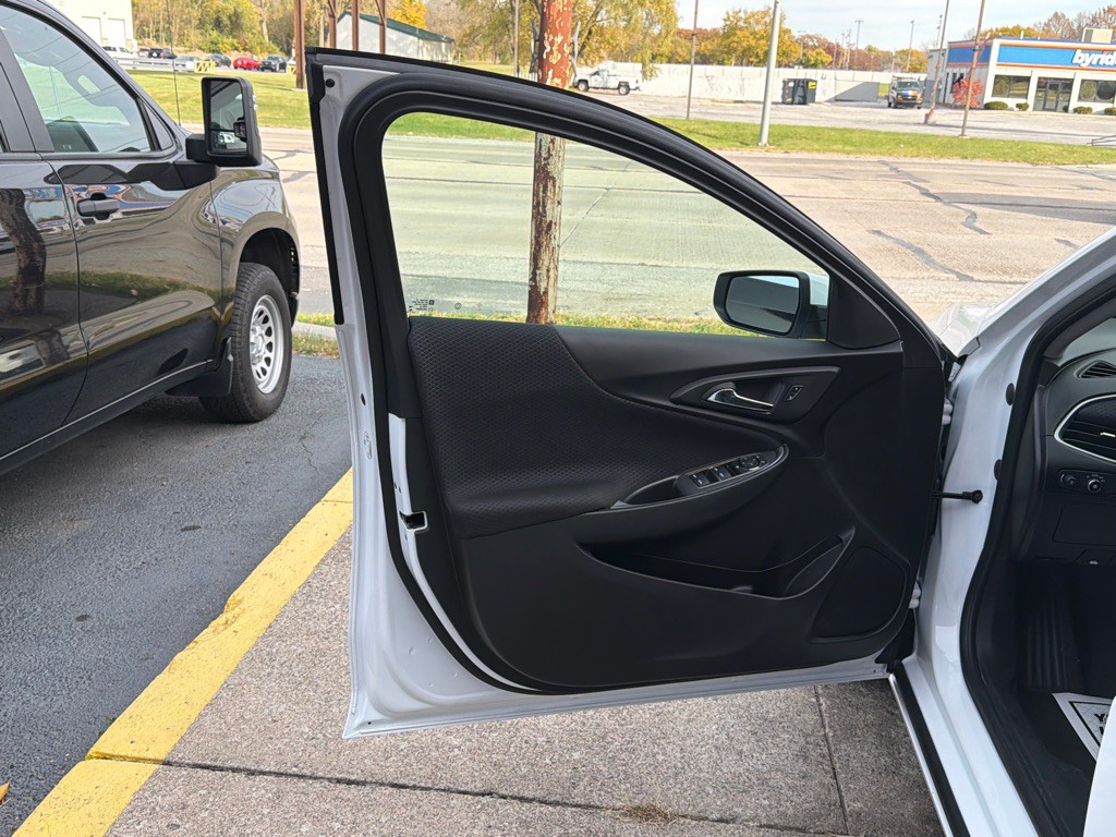 2025 Chevrolet Malibu Image 7