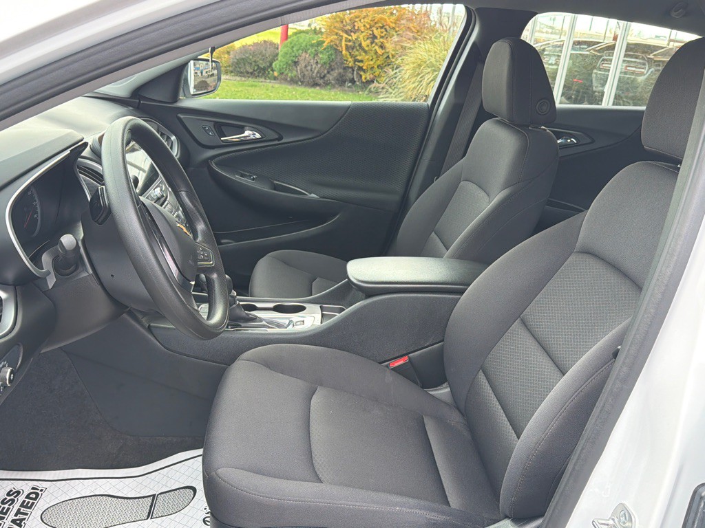 2025 Chevrolet Malibu Image 9