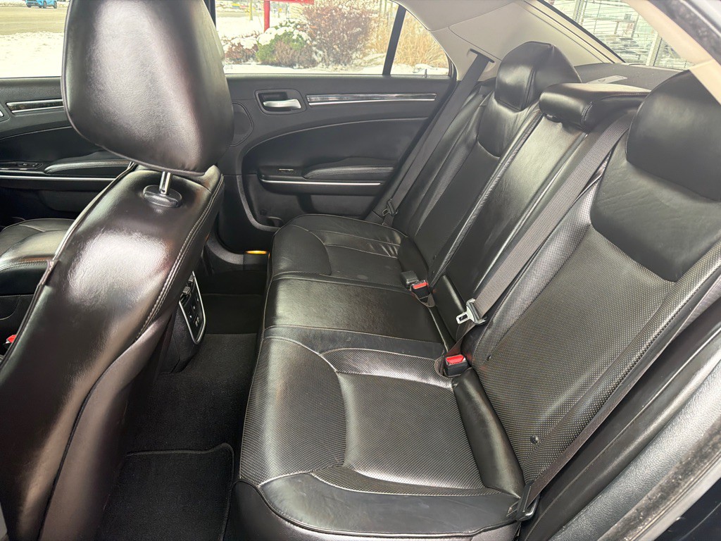 2022 Chrysler 300 Image 15