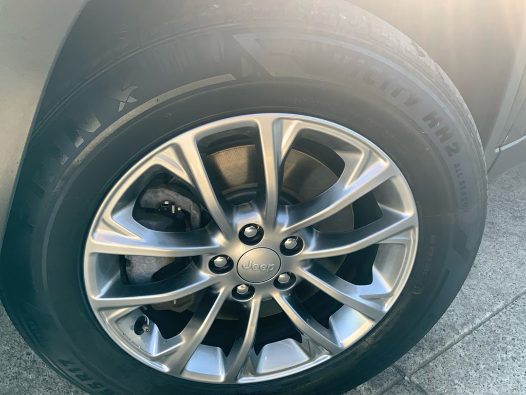 2019 Jeep Cherokee Image 7