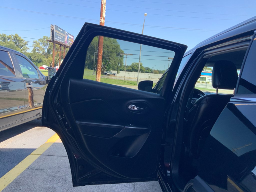 2019 Jeep Cherokee Image 14