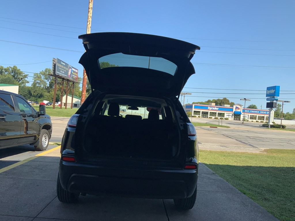 2019 Jeep Cherokee Image 16