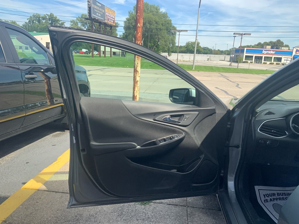 2023 Chevrolet Malibu Image 8