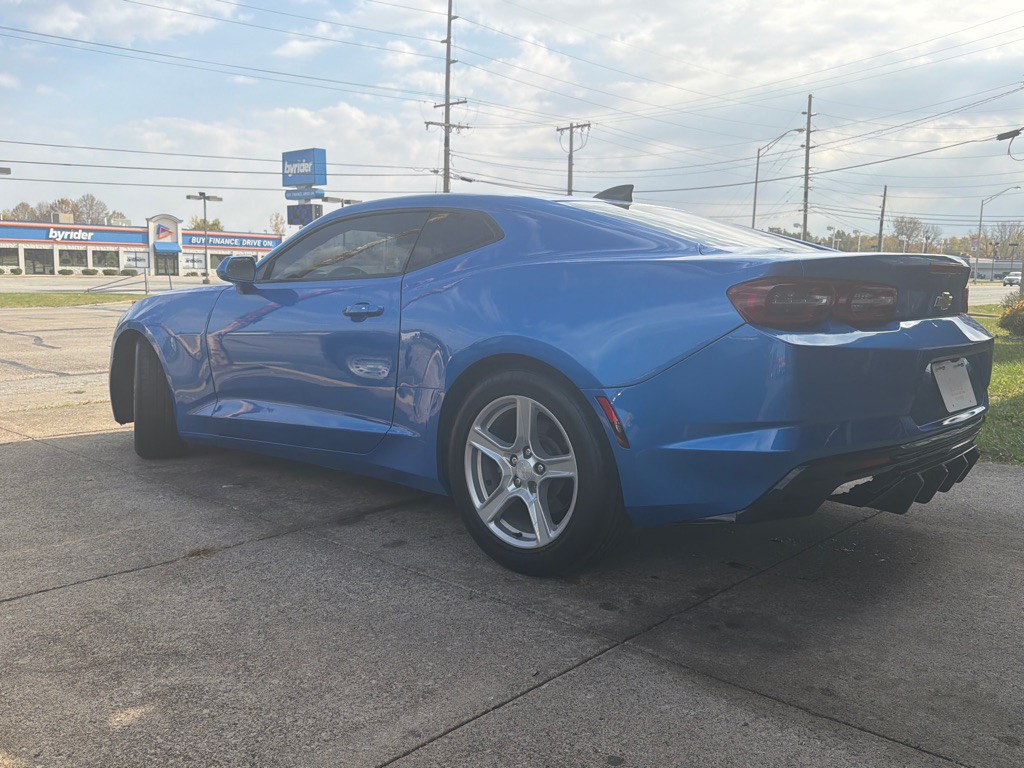 2024 Chevrolet Camaro Image 2
