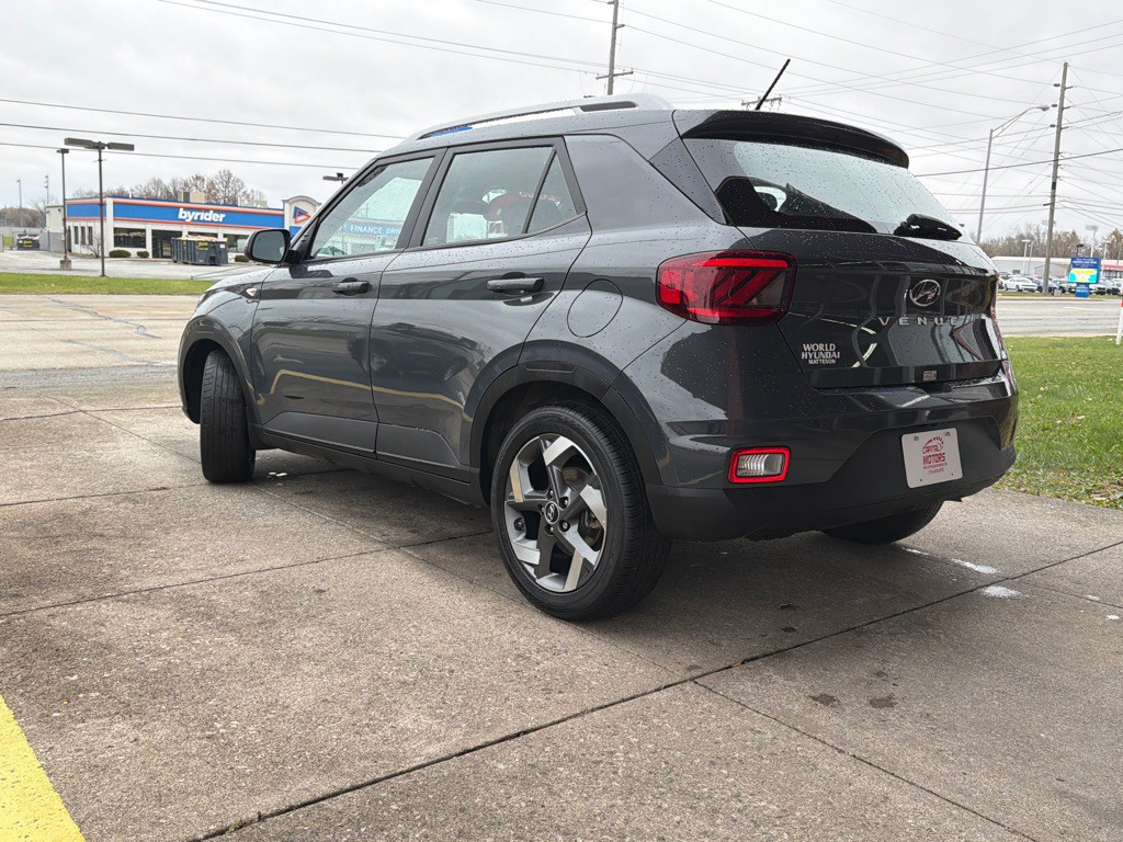 2025 Hyundai Venue Image 2