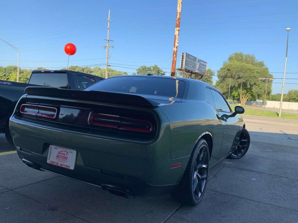 2022 Dodge Challenger Image 4