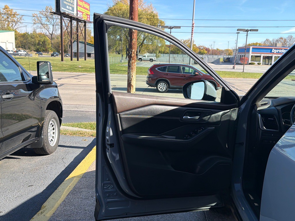 2023 Nissan Rogue Image 8