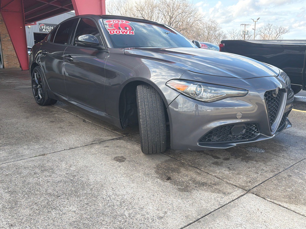 2022 Alfa Romeo Giulia Image 5