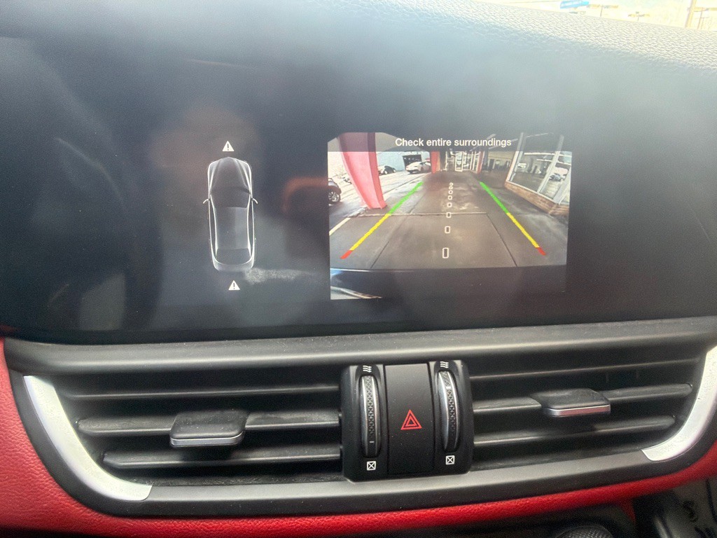 2022 Alfa Romeo Giulia Image 11