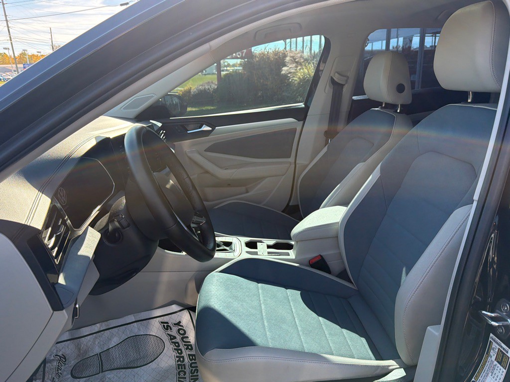 2025 Volkswagen Jetta Image 10