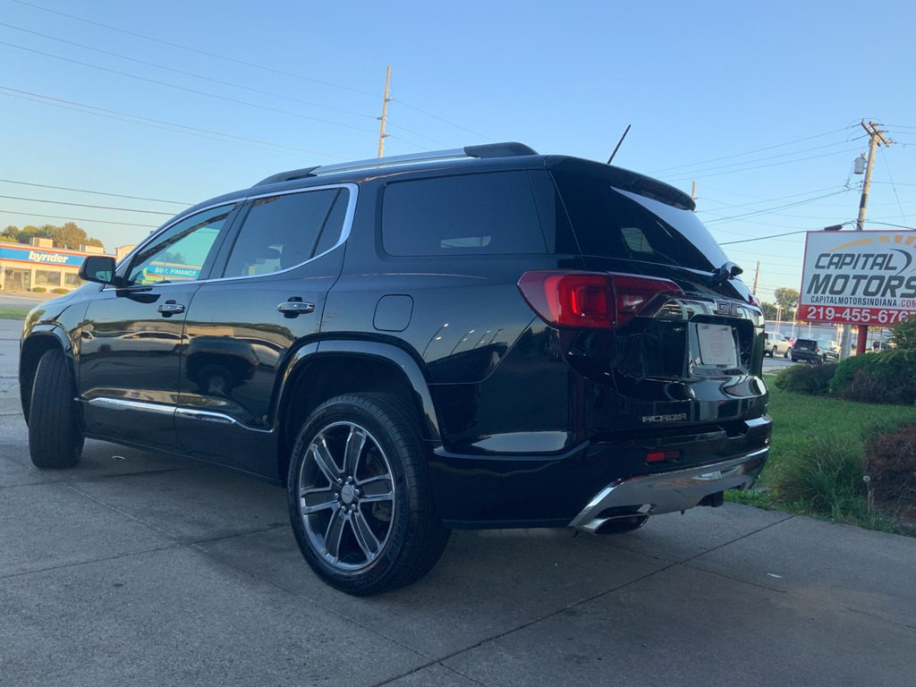 2018 GMC Acadia Image 2