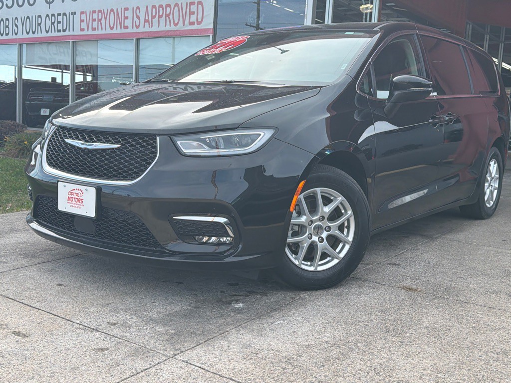 2023 Chrysler Pacifica Image 1