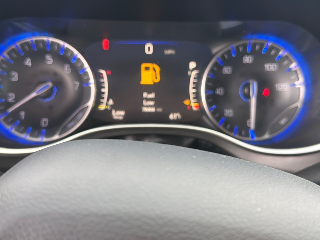 2023 Chrysler Pacifica Image 8