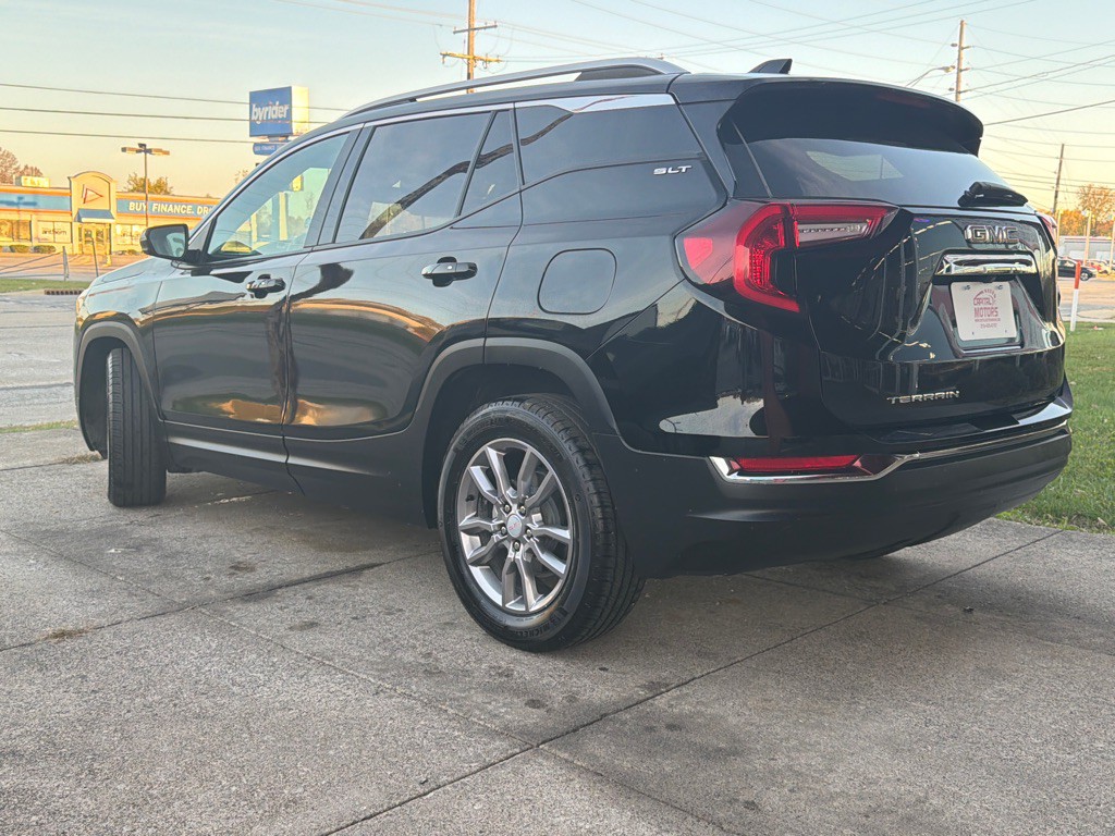 2024 GMC Terrain Image 2