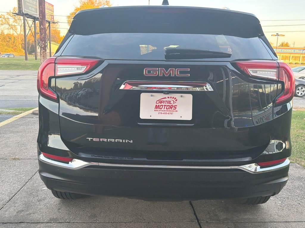 2024 GMC Terrain Image 3