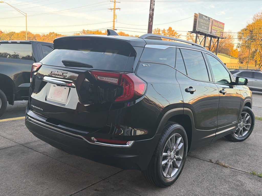 2024 GMC Terrain Image 4