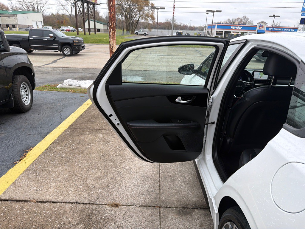 2022 Kia Forte Image 14