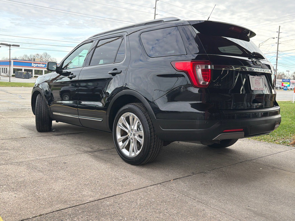 2019 Ford Explorer Image 2