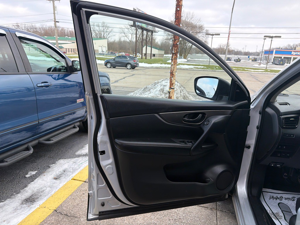 2021 Nissan Rogue Image 8