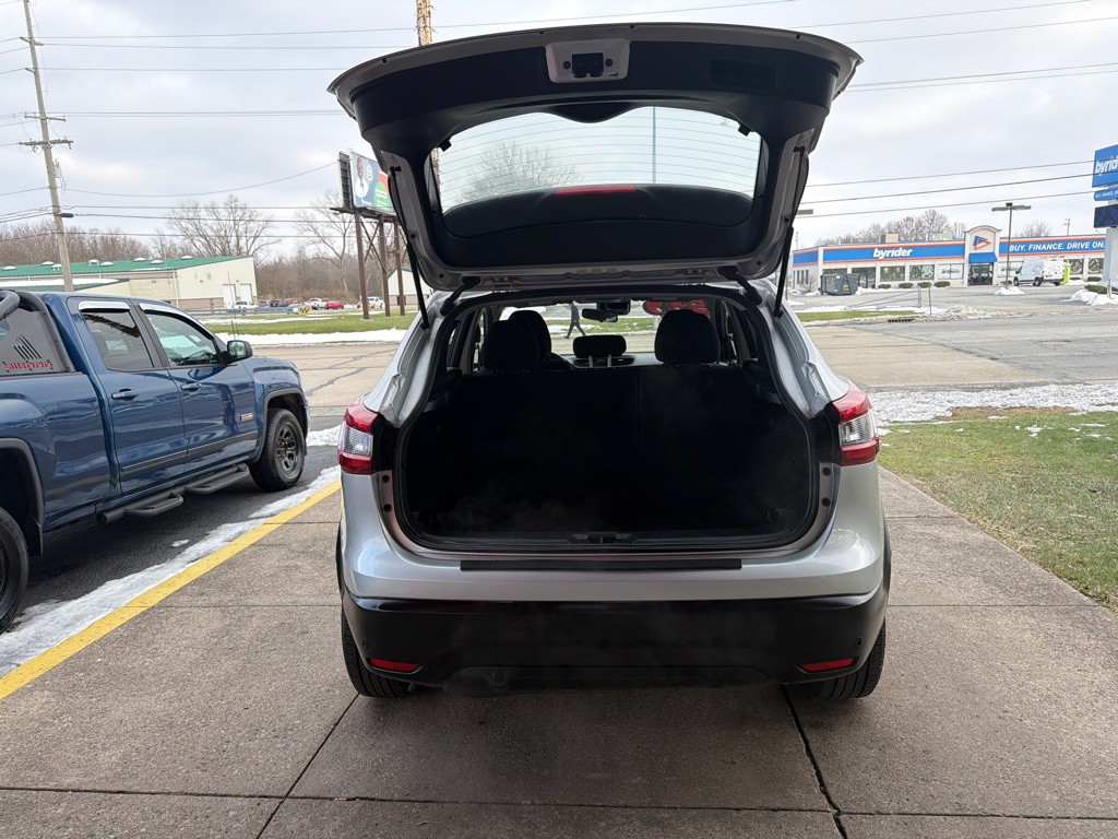 2021 Nissan Rogue Image 16