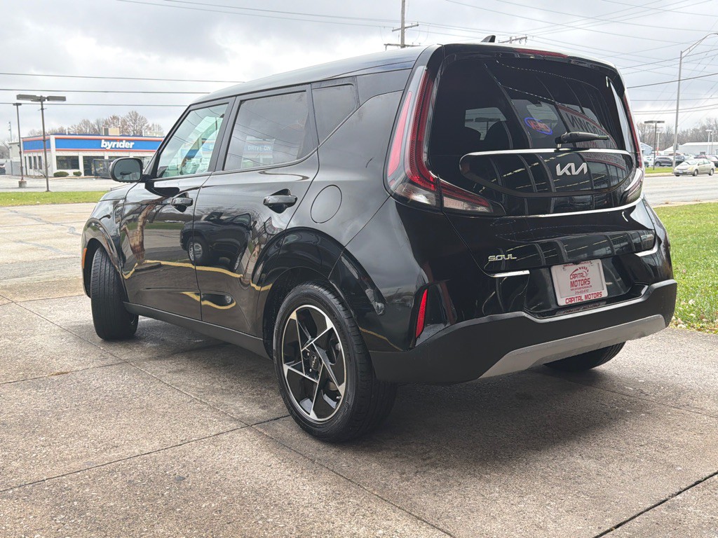2023 Kia Soul Image 2