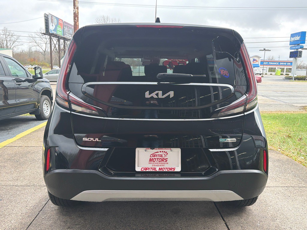 2023 Kia Soul Image 3
