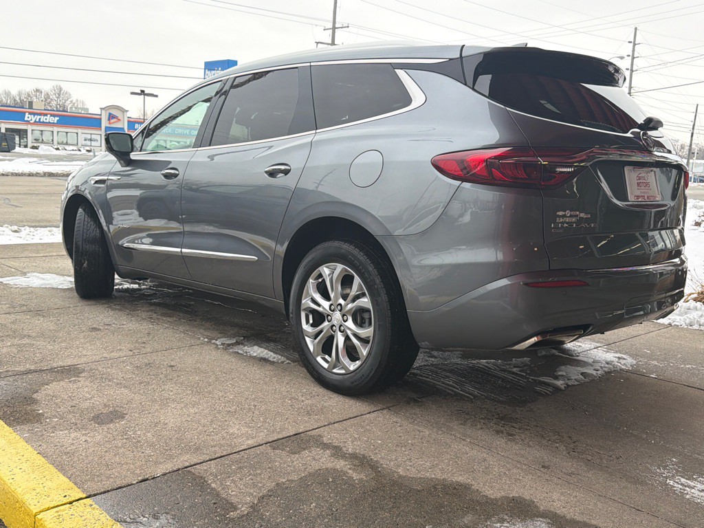 2021 Buick Enclave Image 2