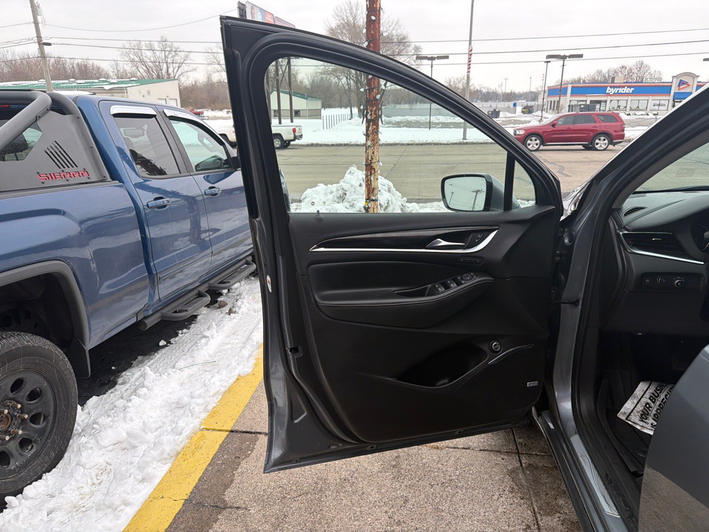 2021 Buick Enclave Image 7