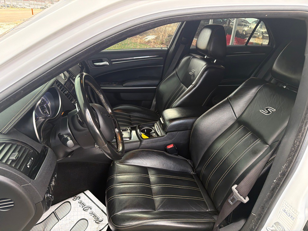 2021 Chrysler 300 Image 10