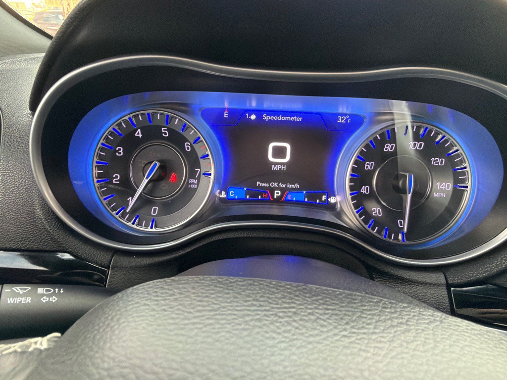 2021 Chrysler 300 Image 11