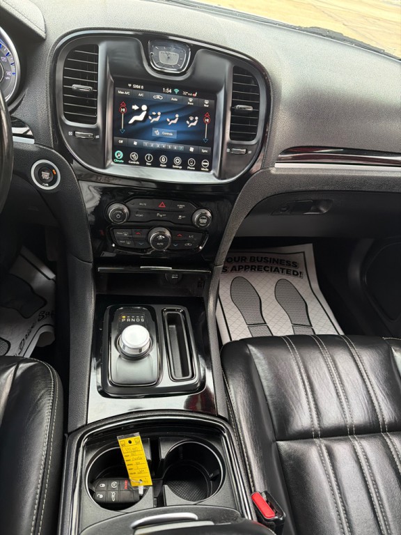 2021 Chrysler 300 Image 13