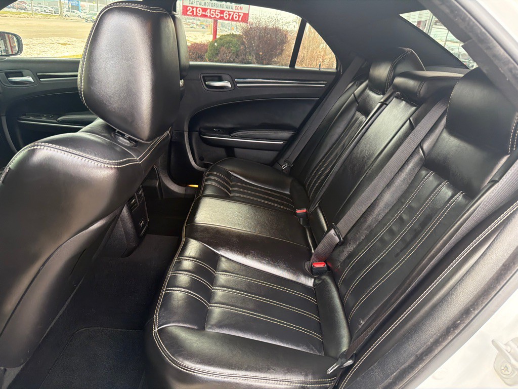 2021 Chrysler 300 Image 15