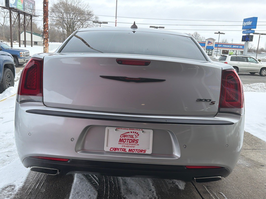 2021 Chrysler 300 Image 3