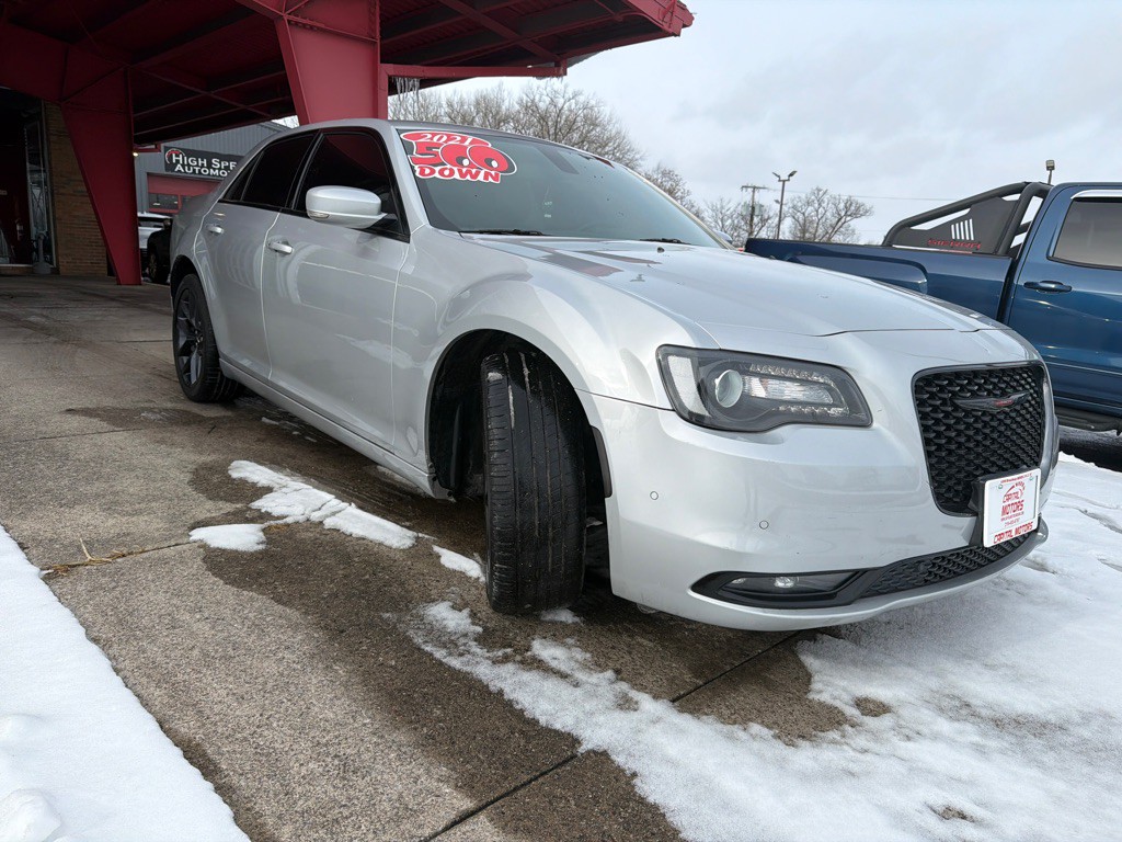 2021 Chrysler 300 Image 5