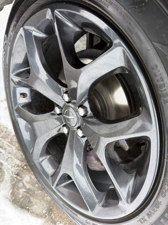 2021 Chrysler 300 Image 7