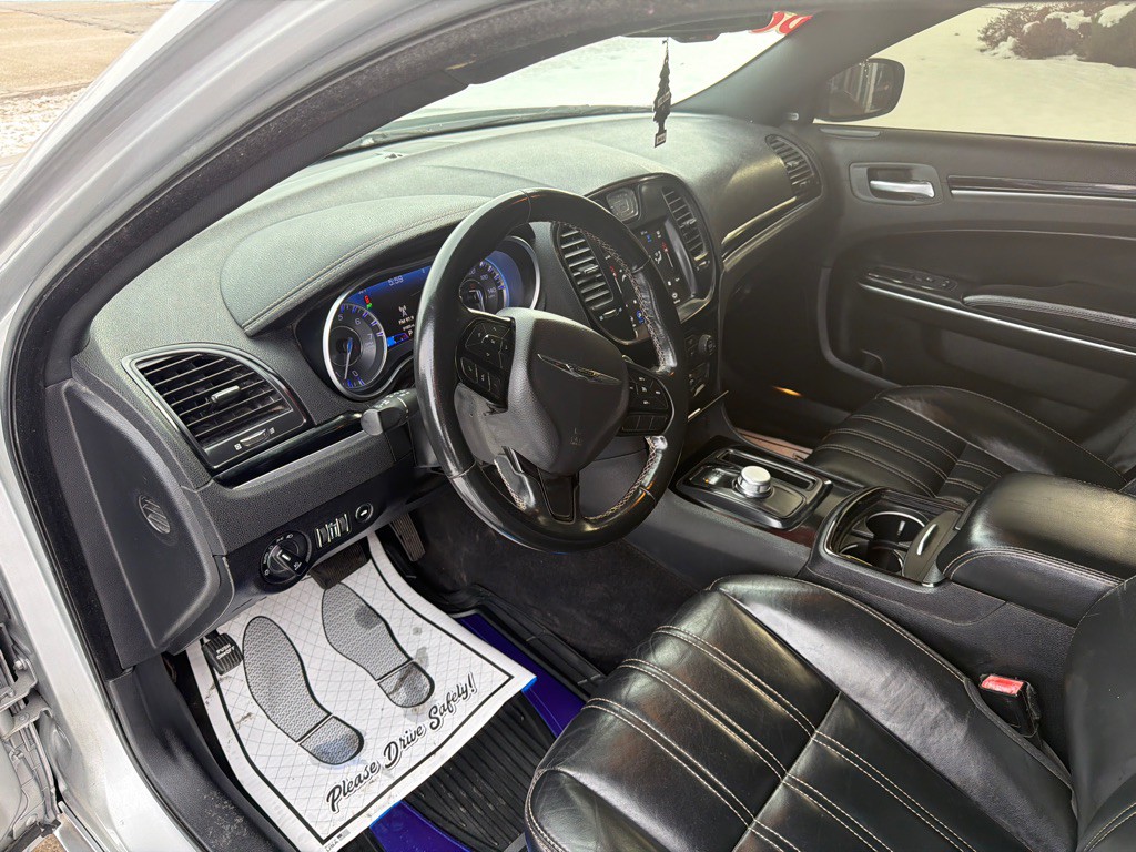 2021 Chrysler 300 Image 9