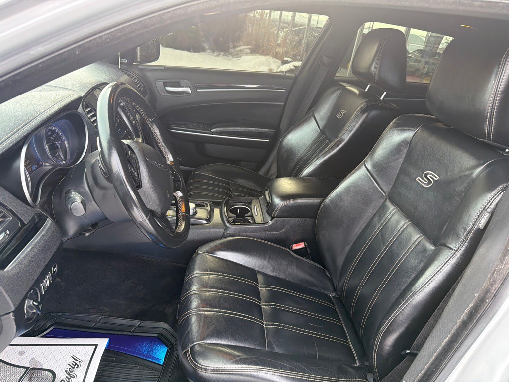 2021 Chrysler 300 Image 10