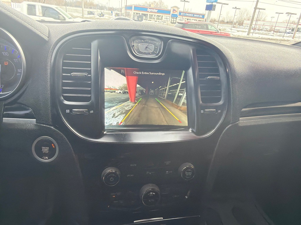 2021 Chrysler 300 Image 12