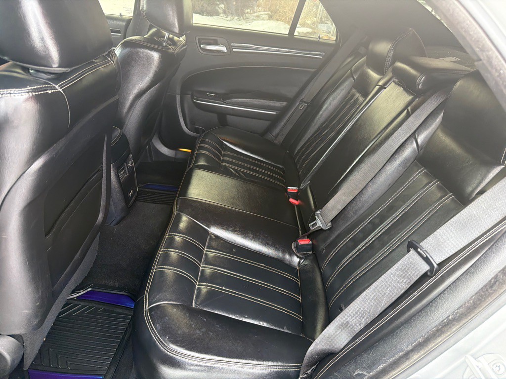 2021 Chrysler 300 Image 15