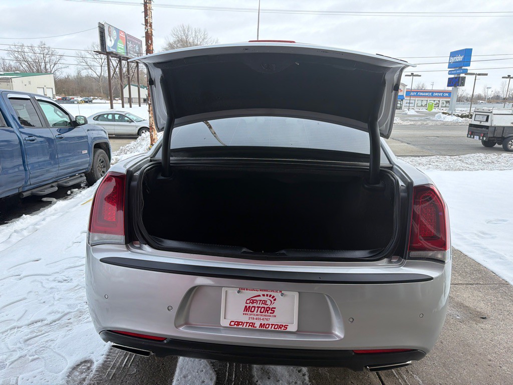 2021 Chrysler 300 Image 16