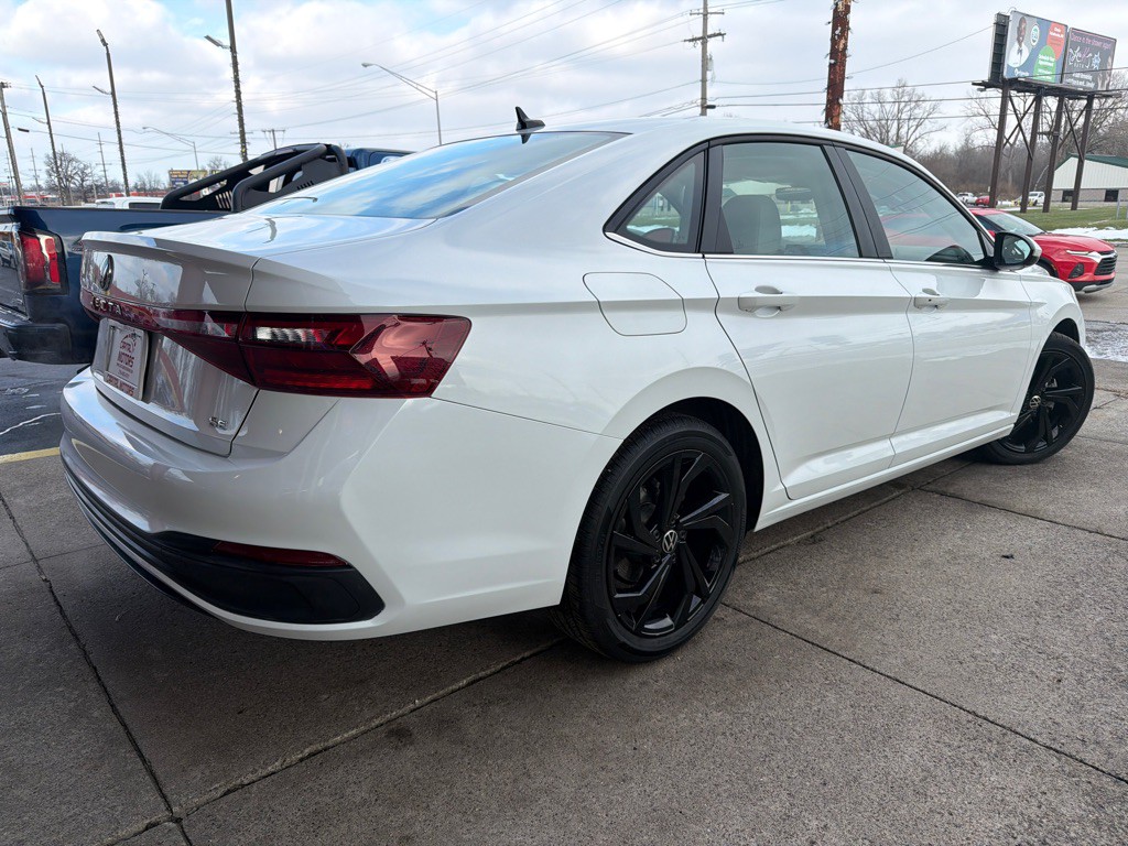 2025 Volkswagen Jetta Image 4