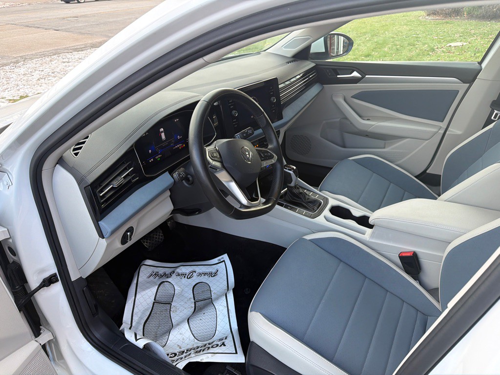 2025 Volkswagen Jetta Image 8