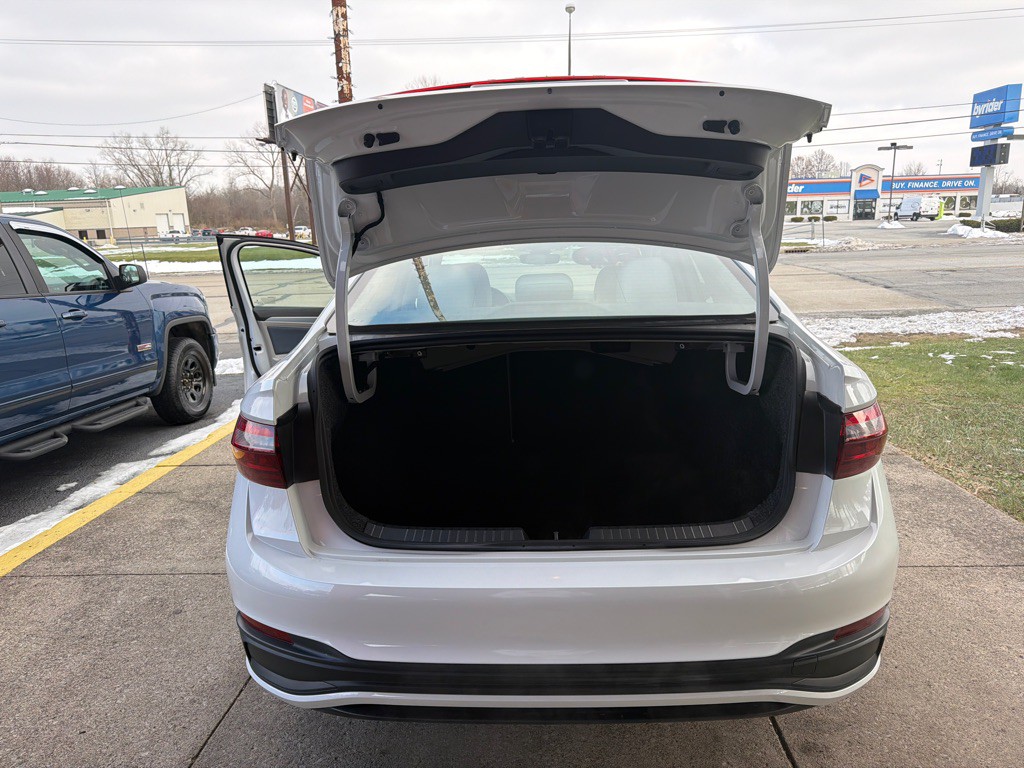 2025 Volkswagen Jetta Image 17