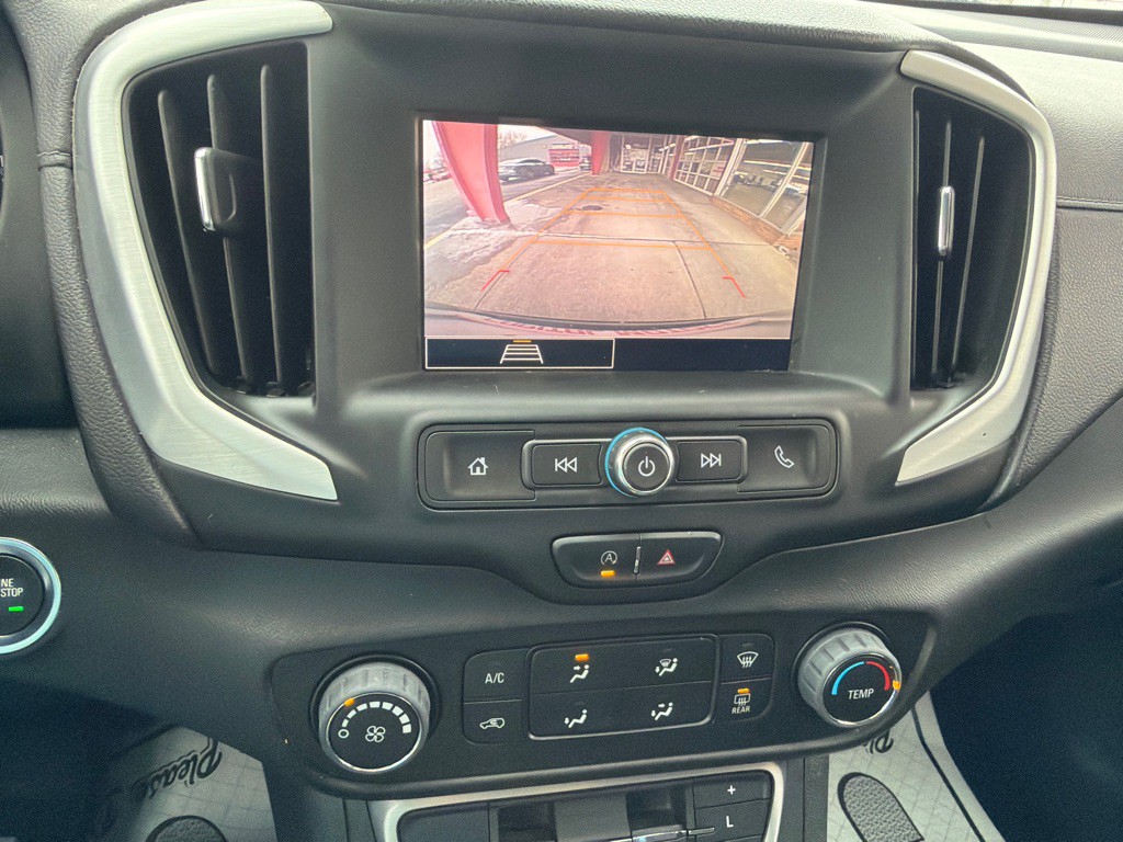 2023 GMC Terrain Image 12